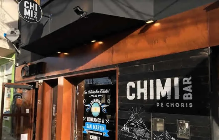 Choripan y cerveza en Chimi Bar