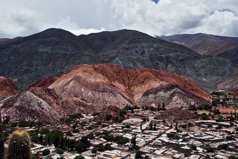 Purmamarca y Cerro de los 7 Colores