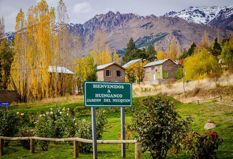 Sendero al Cerro Corona (Neuquén)