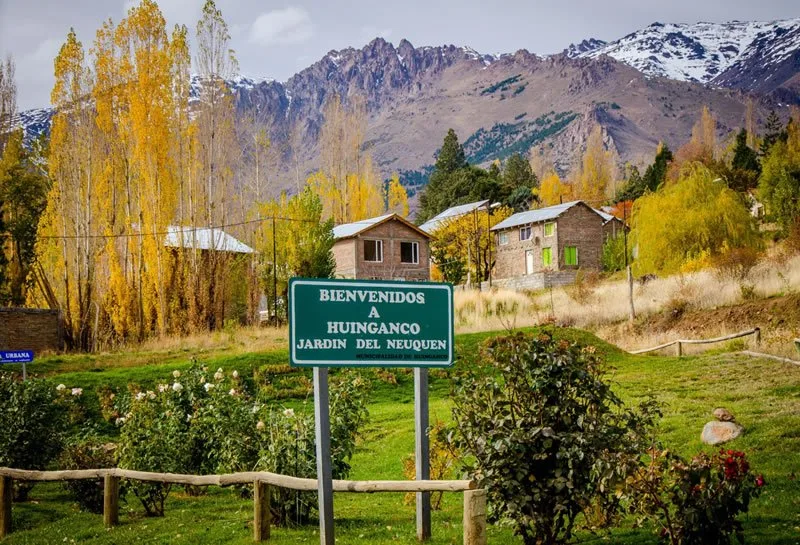 Sendero al Cerro Corona (Neuquén)